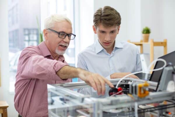 intern and mentor working